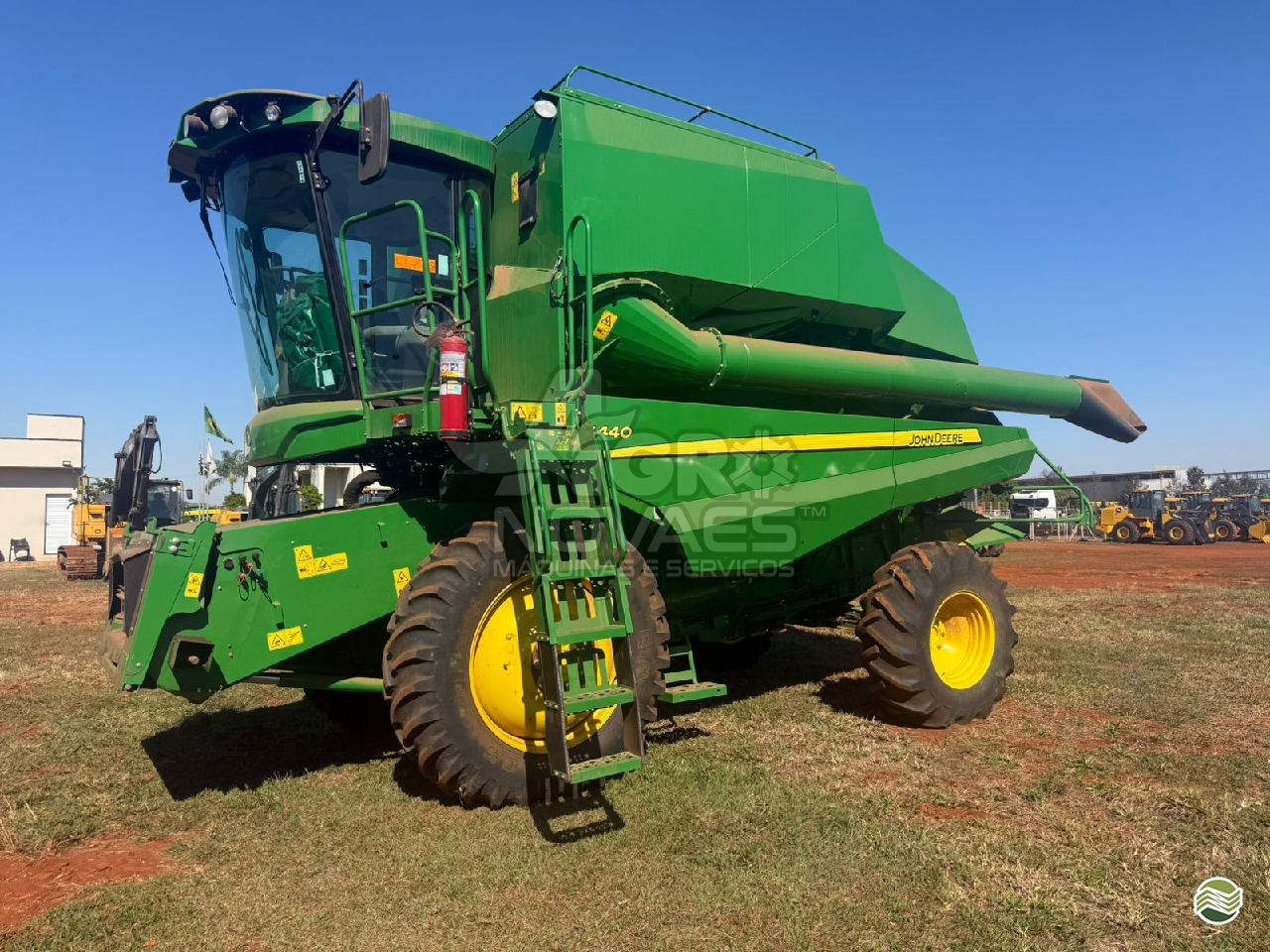 COLHEITADEIRA JOHN DEERE JOHN DEERE S440 Agro Novaes Máquinas Agrícolas FERNANDOPOLIS SÃO PAULO SP